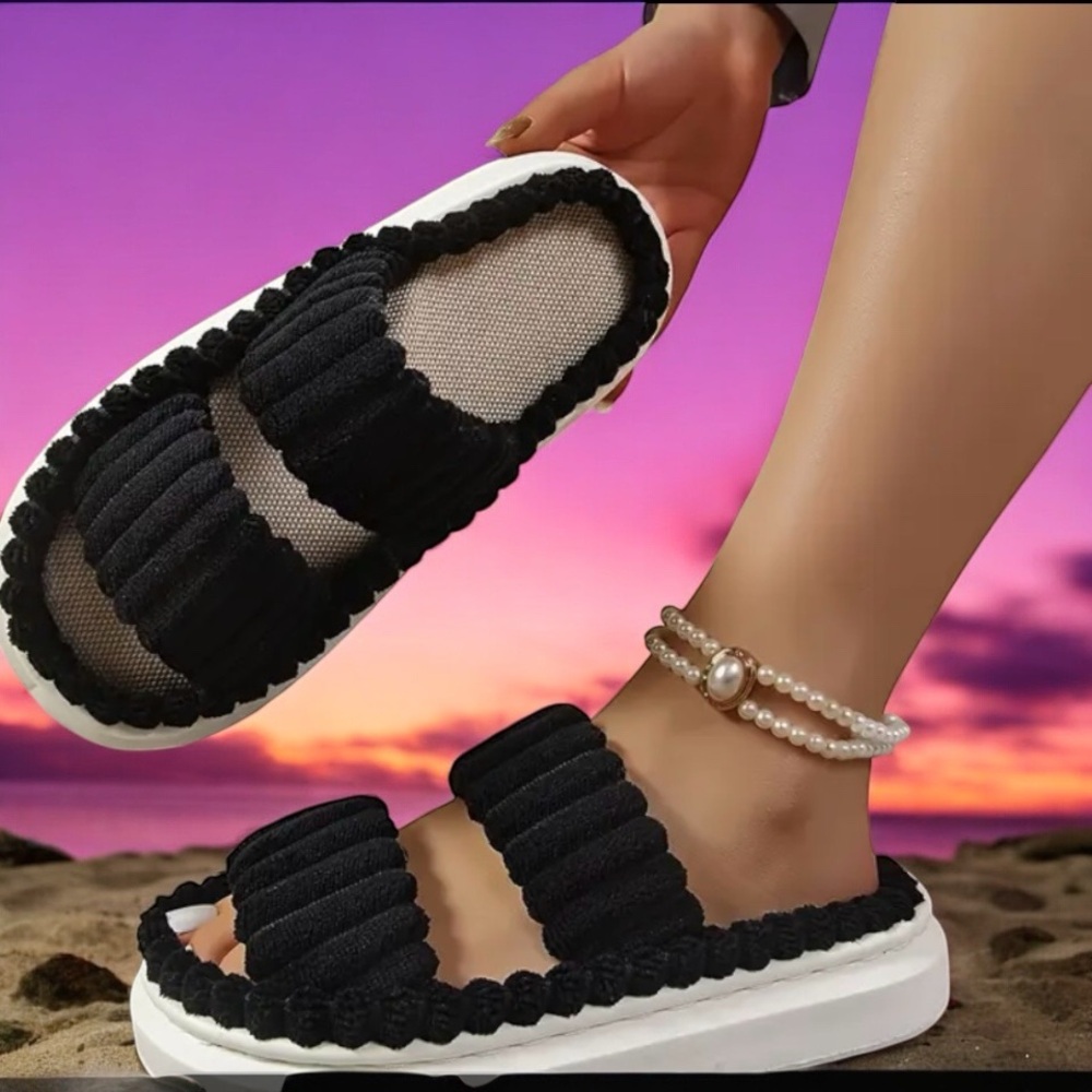 Women’s Slide Sandals NWT - Picture 4 of 6